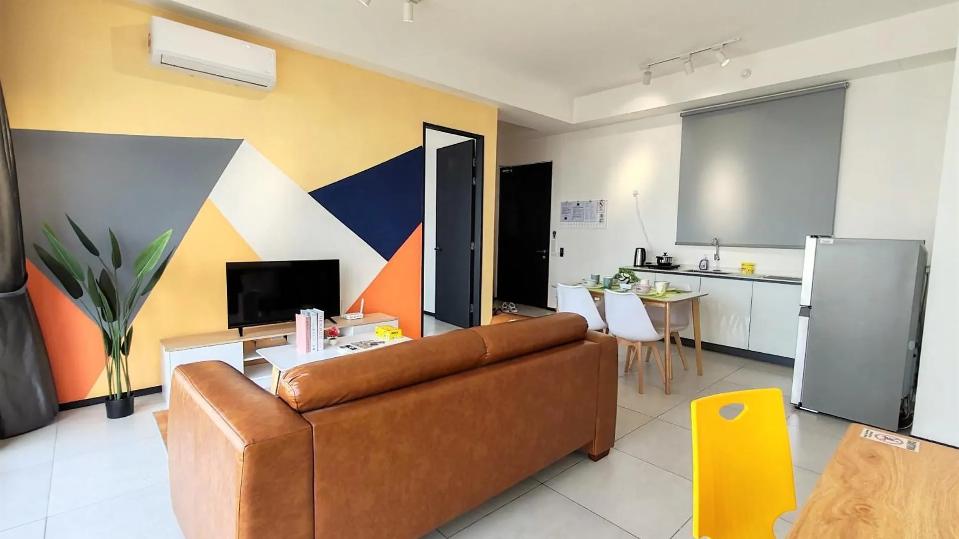 Urban Simplicity Suite, 5 Pax, 2 Car Parks At Urban Suites Georgetown By Superstay Jelutong