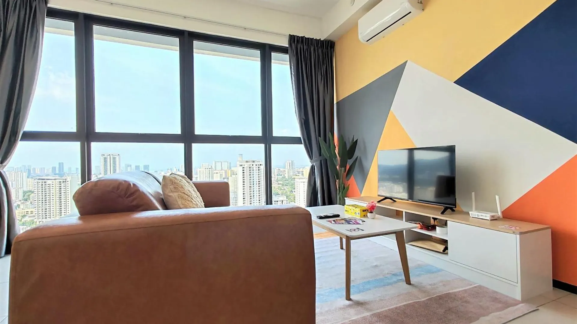 Urban Simplicity Suite, 5 Pax, 2 Car Parks At Urban Suites Georgetown By Superstay Jelutong 0*,  Ma­lay­sia