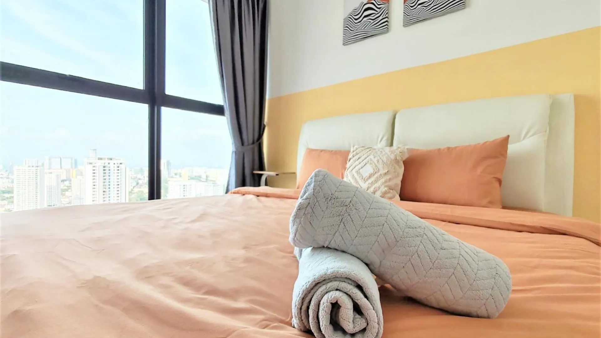 Urban Simplicity Suite, 5 Pax, 2 Car Parks At Urban Suites Georgetown By Superstay Jelutong