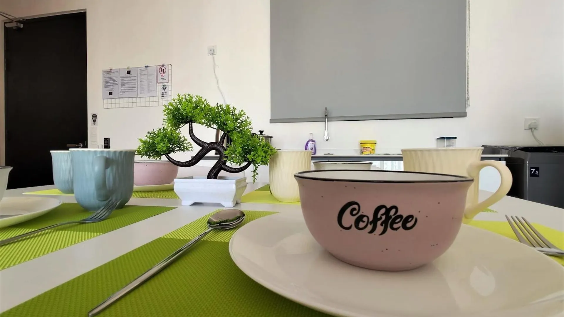 Urban Simplicity Suite, 5 Pax, 2 Car Parks At Urban Suites Georgetown By Superstay Jelutong 0*,