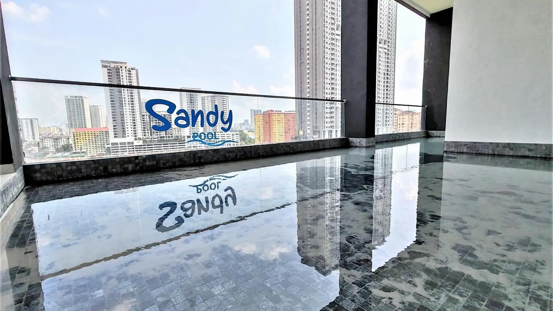 Urban Simplicity Suite, 5 Pax, 2 Car Parks At Urban Suites Georgetown By Superstay Jelutong Apartment