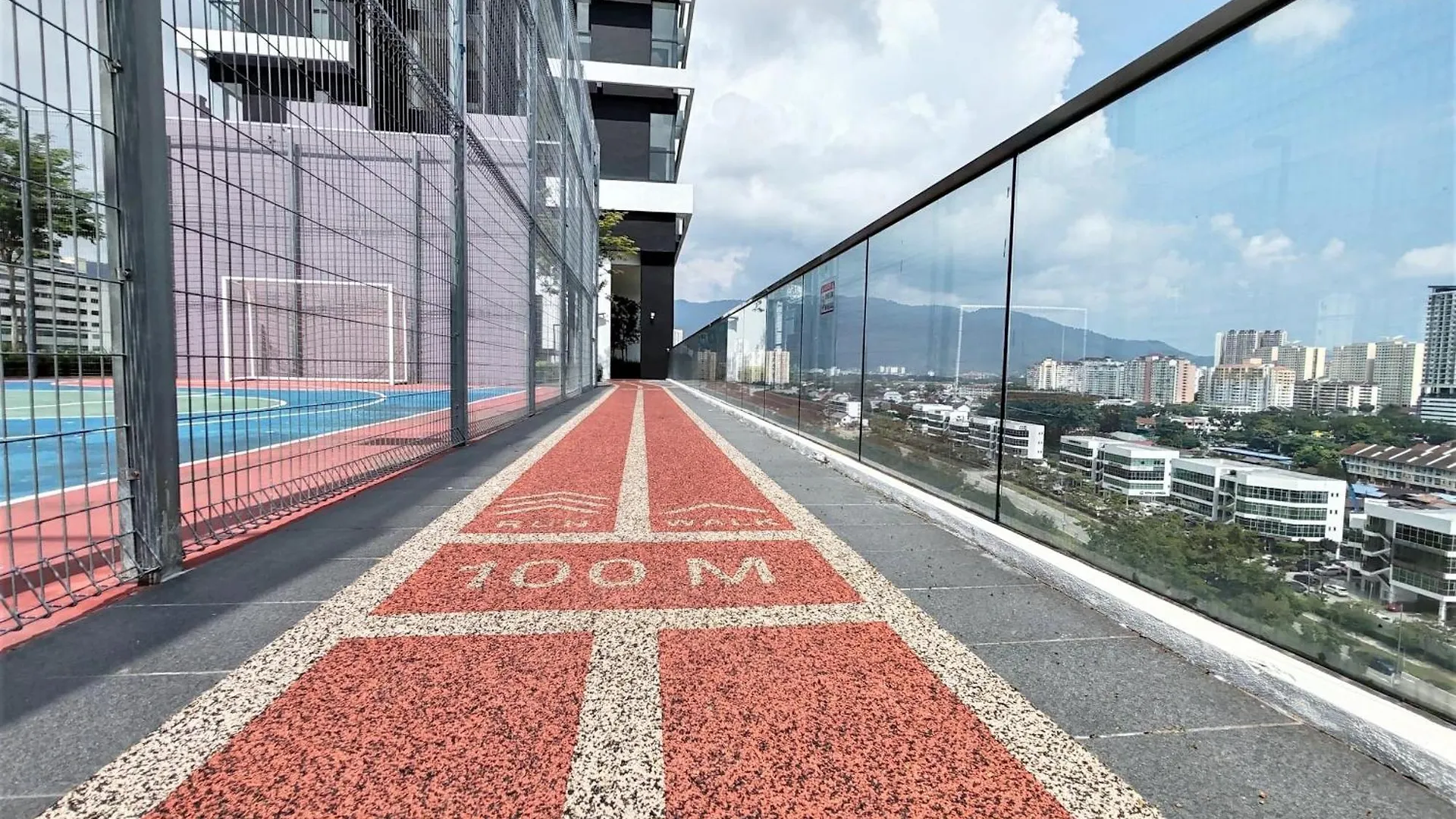 Apartment Urban Simplicity Suite, 5 Pax, 2 Car Parks At Urban Suites Georgetown By Superstay Jelutong Ma­lay­sia