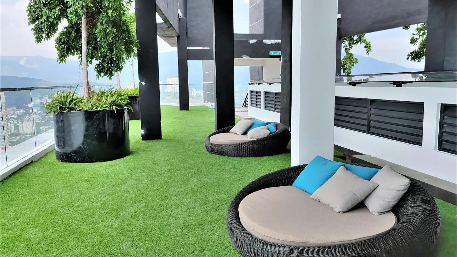 Urban Simplicity Suite, 5 Pax, 2 Car Parks At Urban Suites Georgetown By Superstay Jelutong